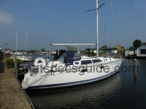 Hunter 33.5 specs and reviews 